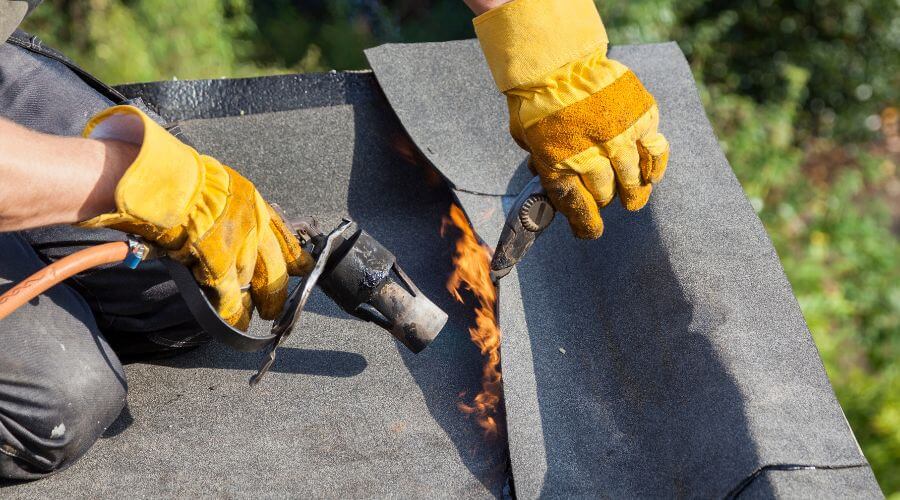 Expert Emergency Roof Repairs services in Syracuse, IN